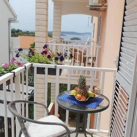 Διαμέρισμα With Hot Tub Hvar - 21877 *