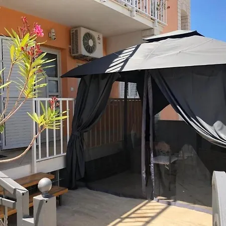 With Hot Tub Hvar - 21877 Διαμέρισμα